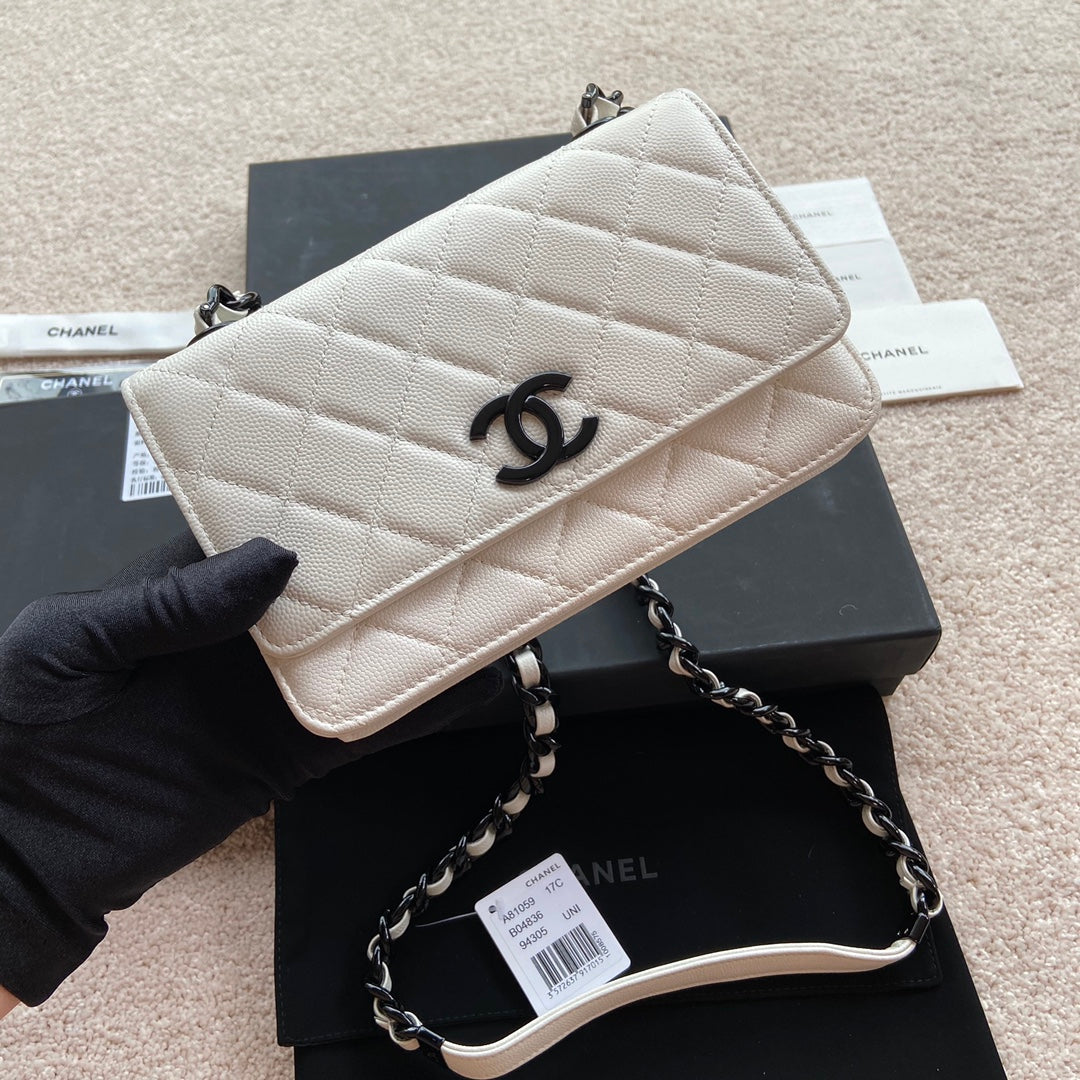 CC Woc 20cm Light Purple Grained Calfskin Gold Hardware