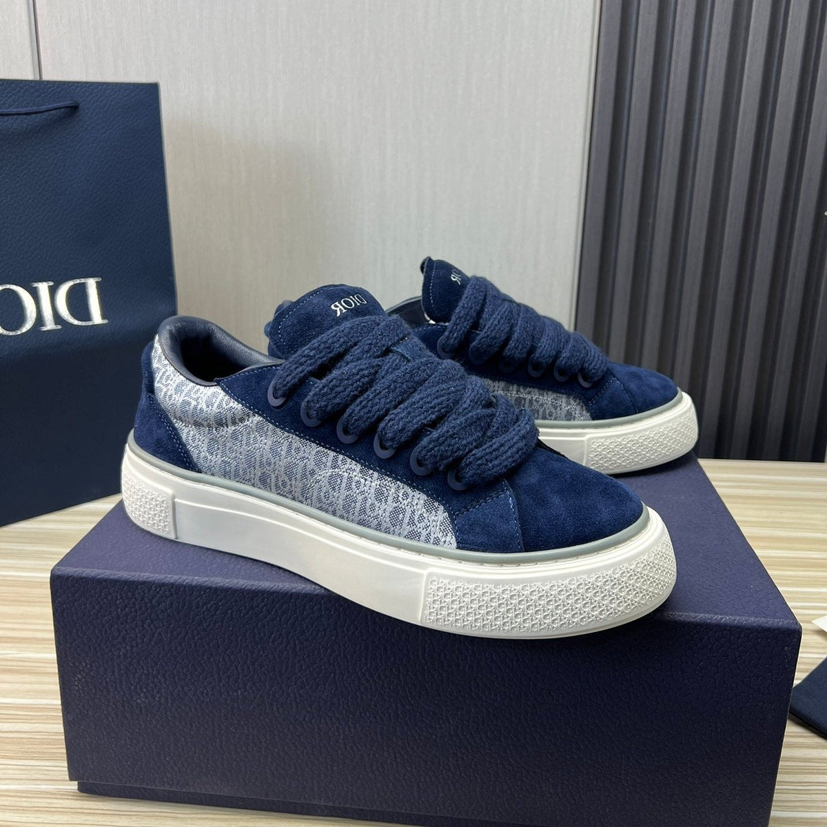 CD B33 SNEAKER NAVY SUEDE AND FABRIC