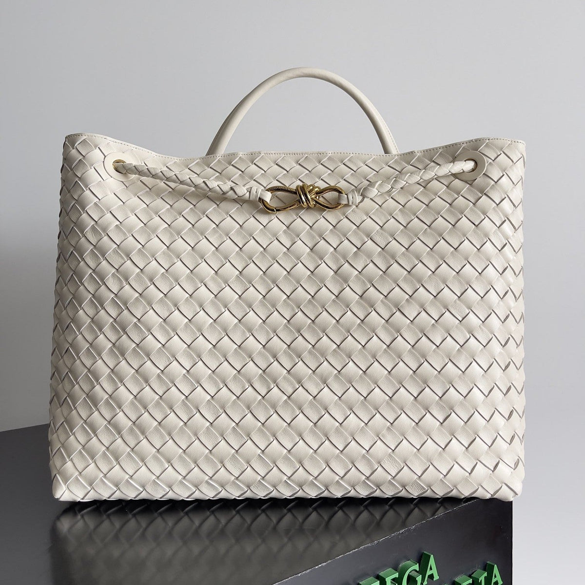SMALL ANDIAMO 29 IN DARK GREEN LAMBSKIN