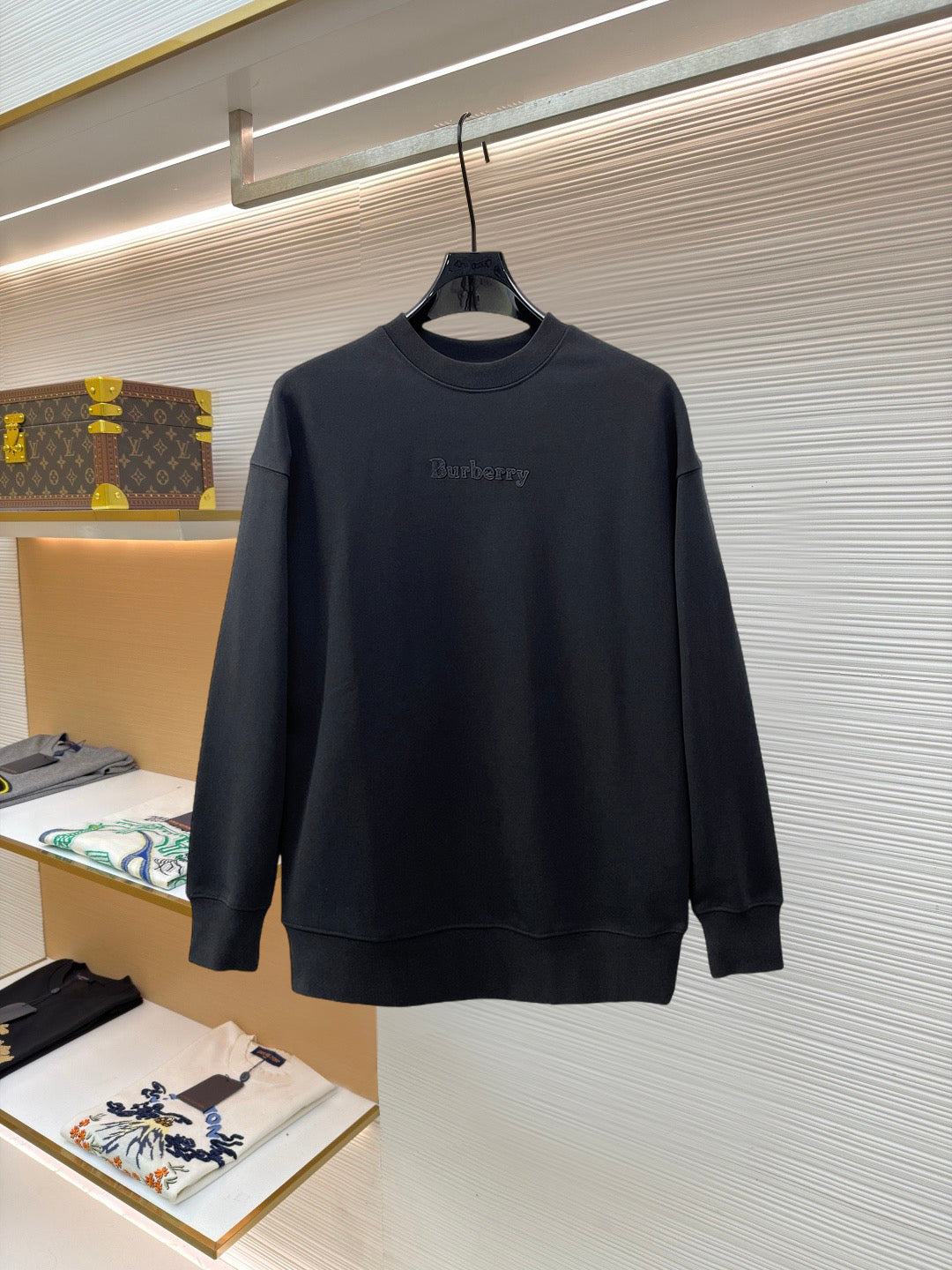 Burberry 26s Men Crewneck Sweatshirt Embroidered Logo 491028