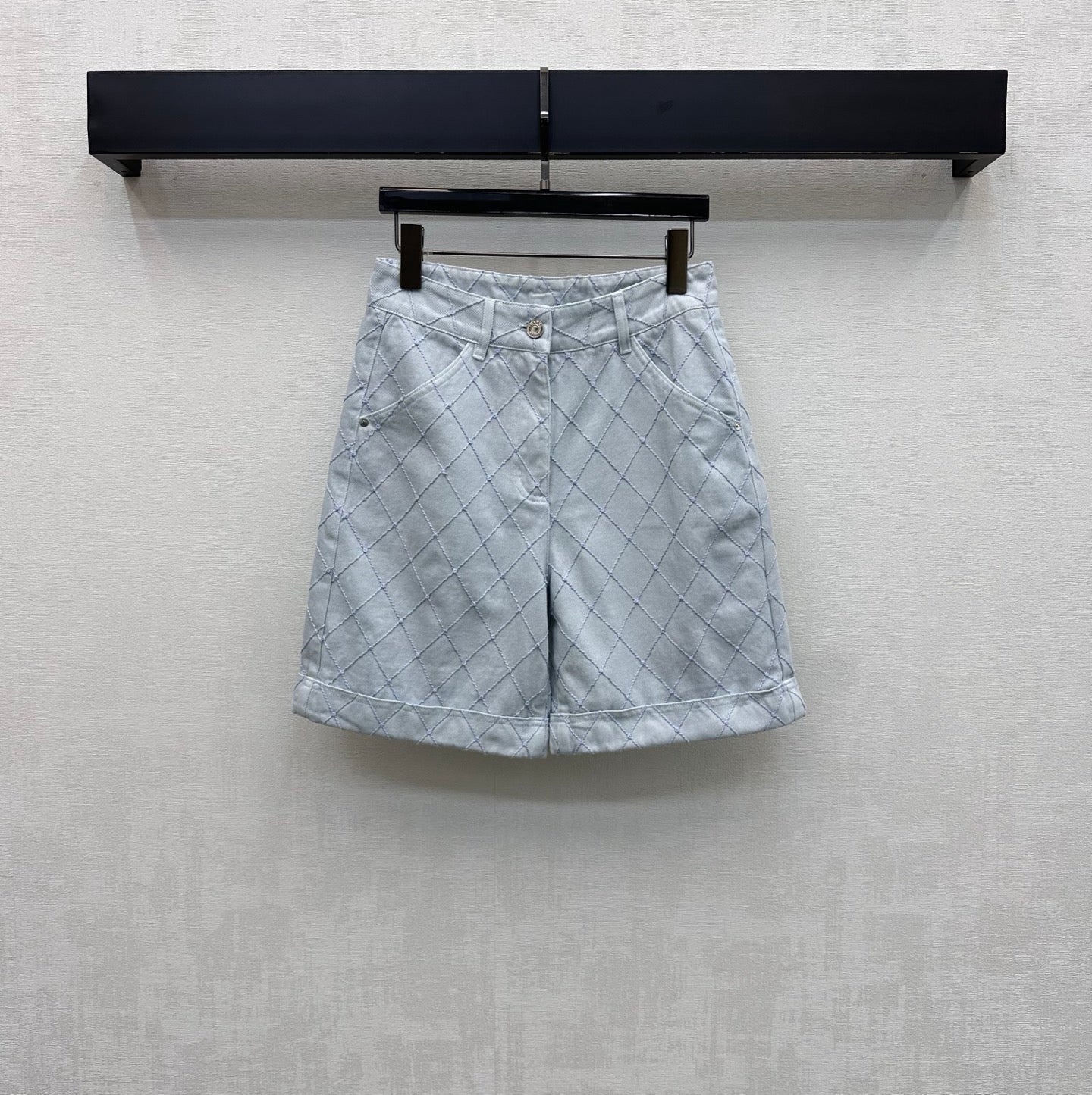 CC 26 Diamond-Patterned Denim Fold-Up Shorts in Cotton