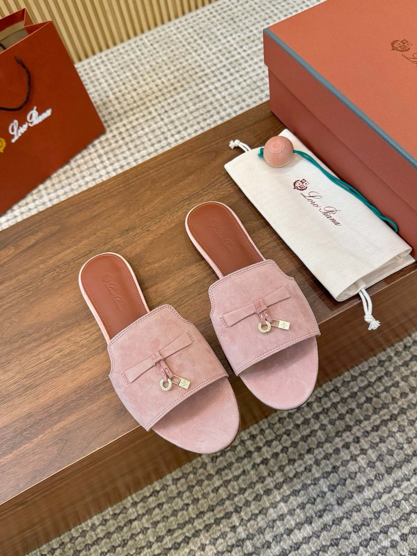 LP 26s Summer Charms Sandals Suede 011