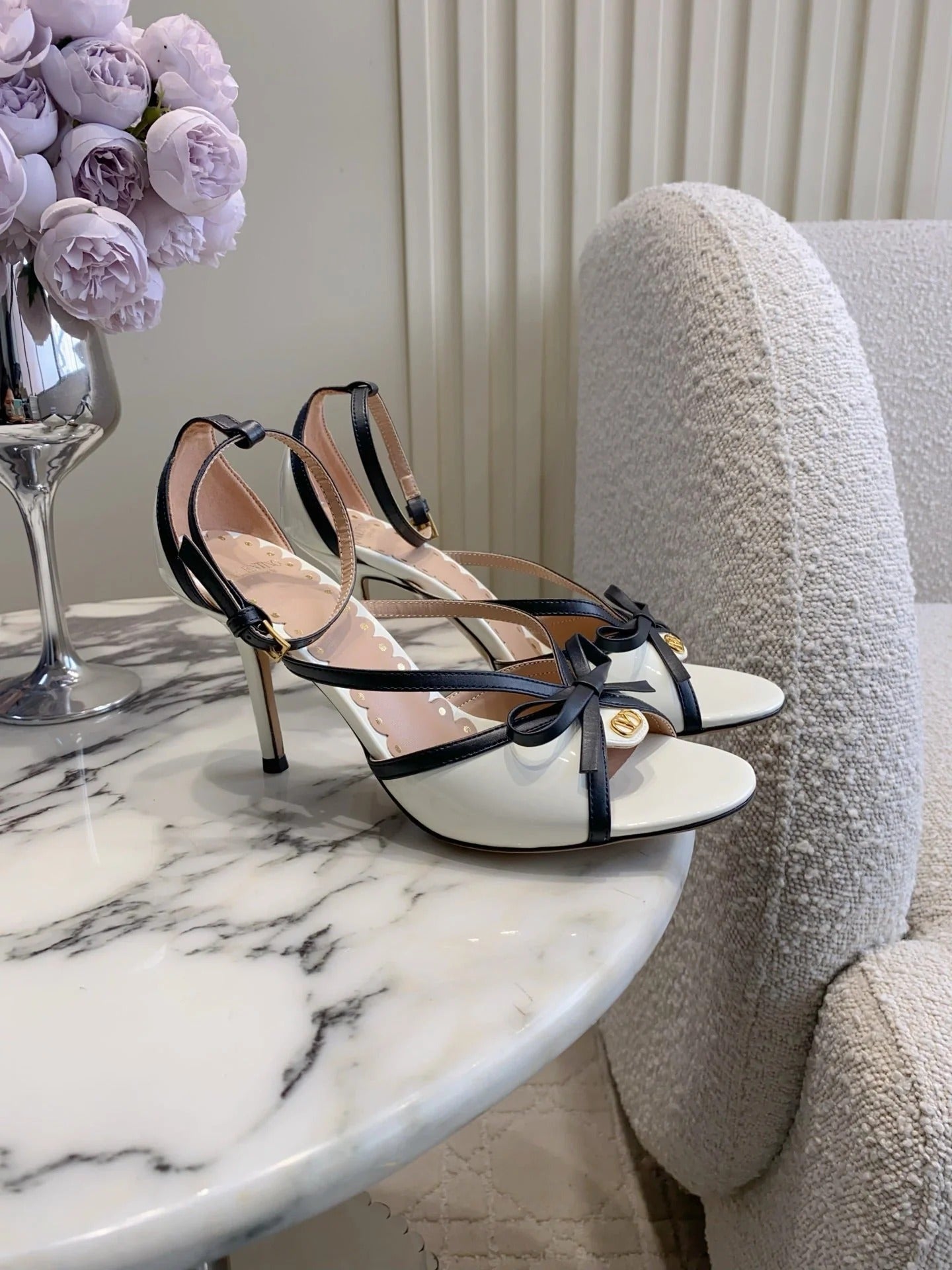 VT 26s Bow-tie High Heel Sandal 85 Patent Leather 724403