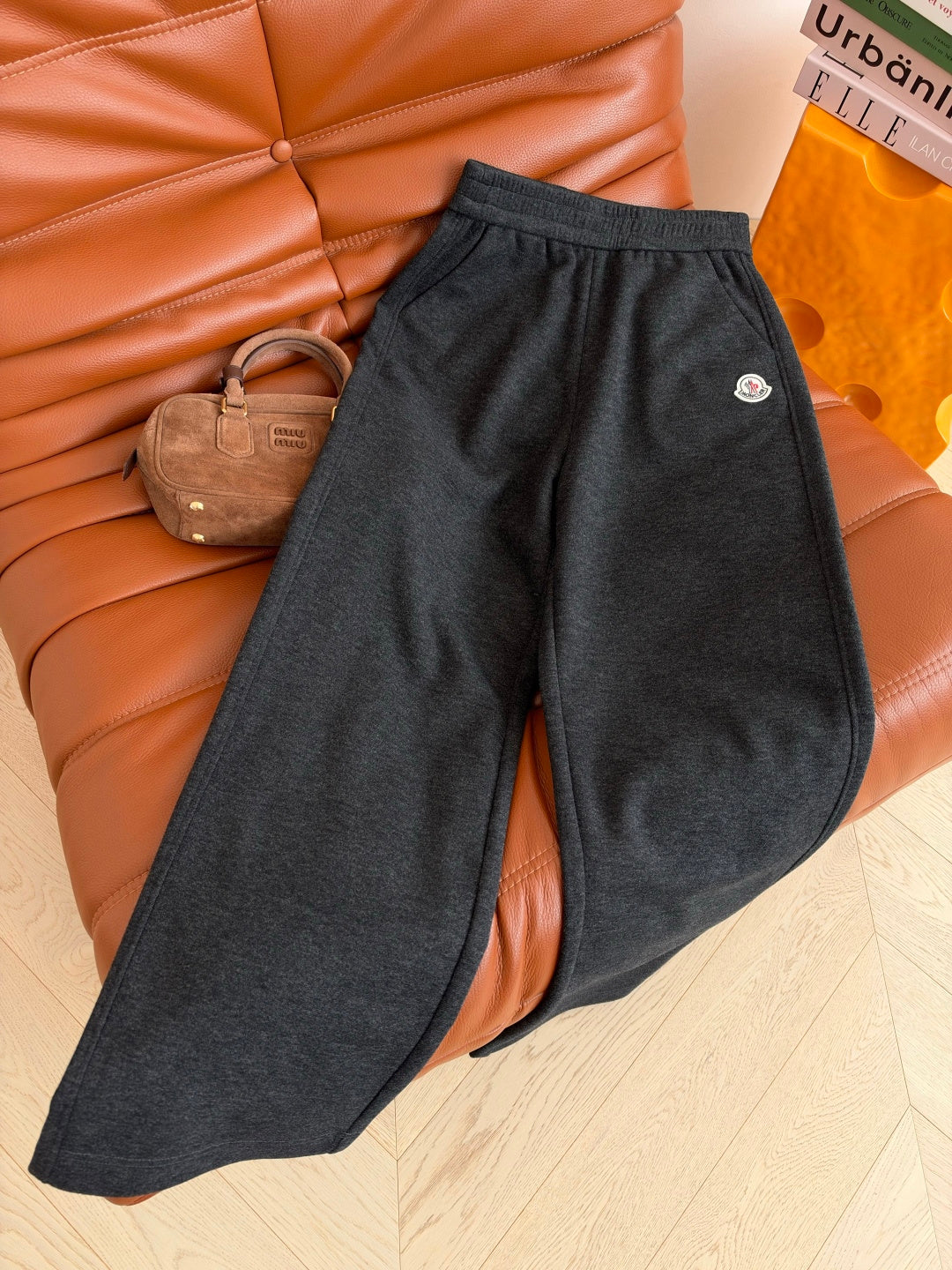 Moncler 26s Felt Logo Patch Sweatpants Grey Brown White 445005