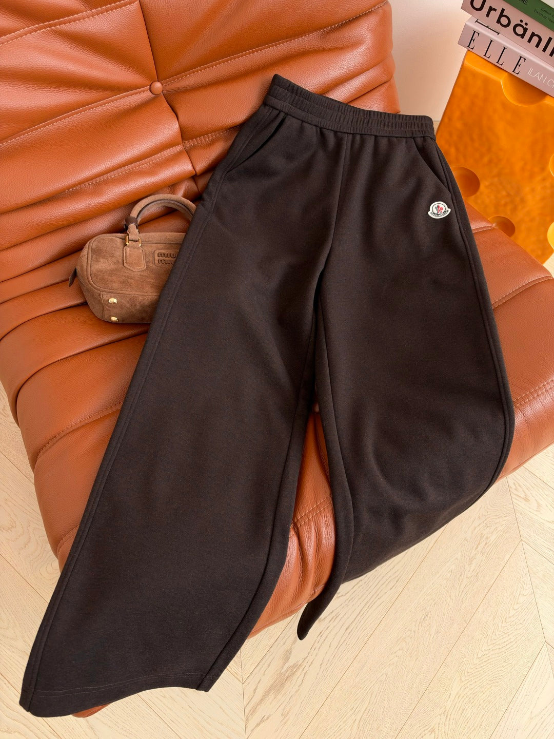 Moncler 26s Felt Logo Patch Sweatpants Grey Brown White 445005