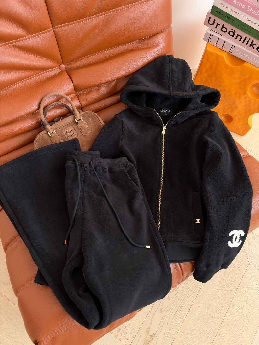 Chanel 26s CC Logo Fleece Zip-Up Hoodie Sweatsuit Black Camel 445020