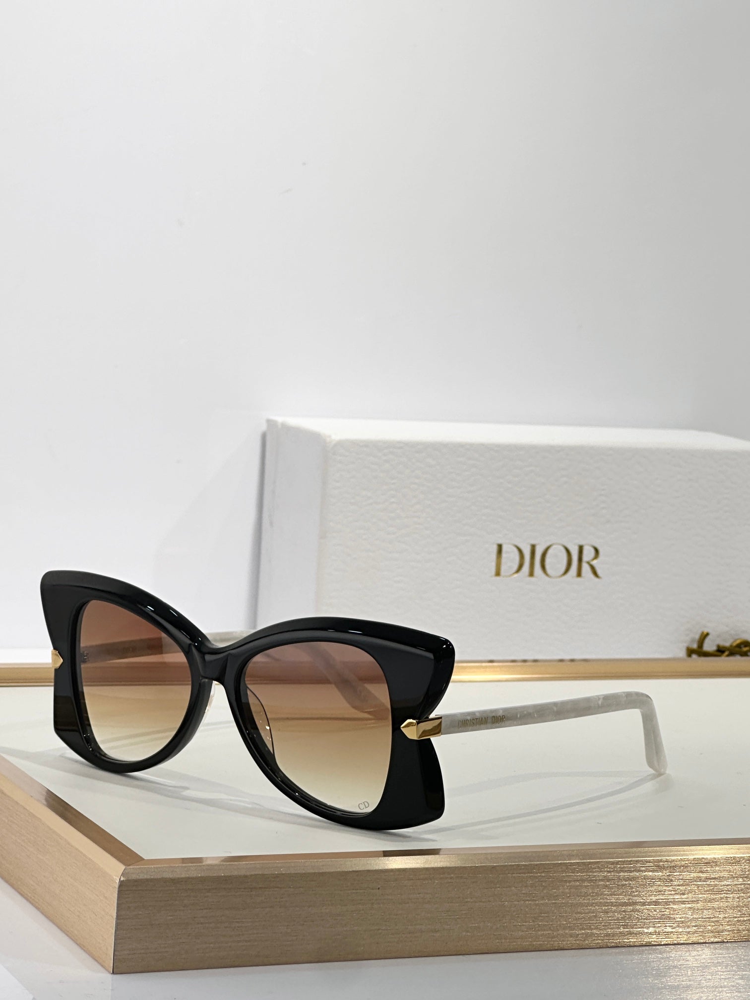 Dior Sunglasses 690884