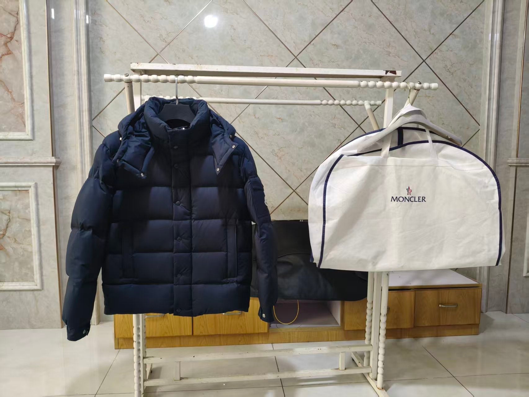 Moncler 26s Short Down Jacket 415313