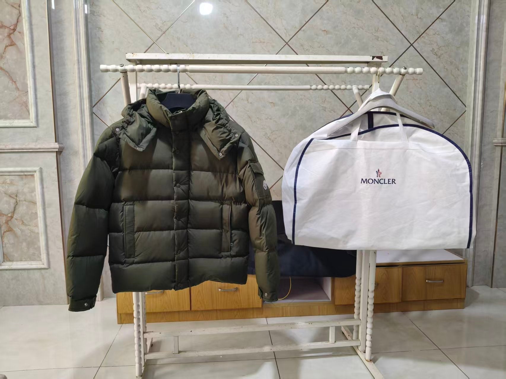 Moncler 26s Short Down Jacket 415313