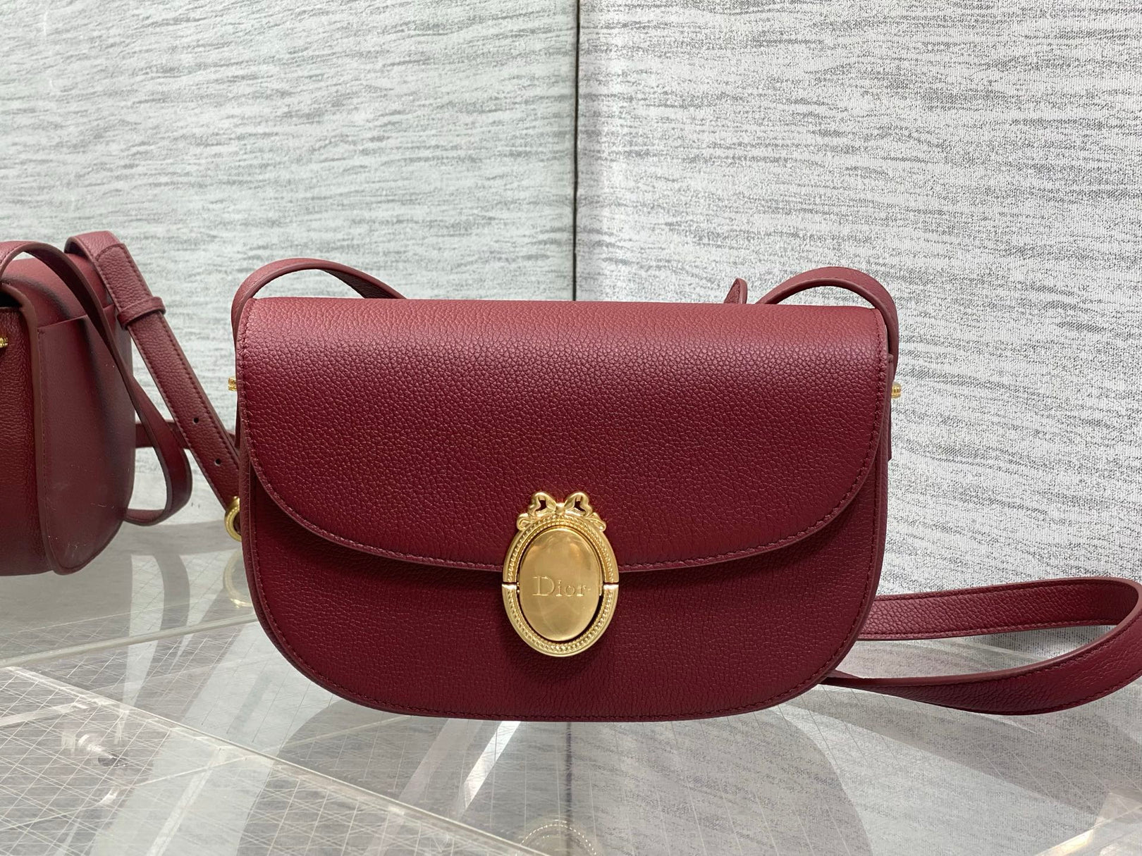 CD 2026 Médaillon Flap Bag 23cm Grained Calfskin