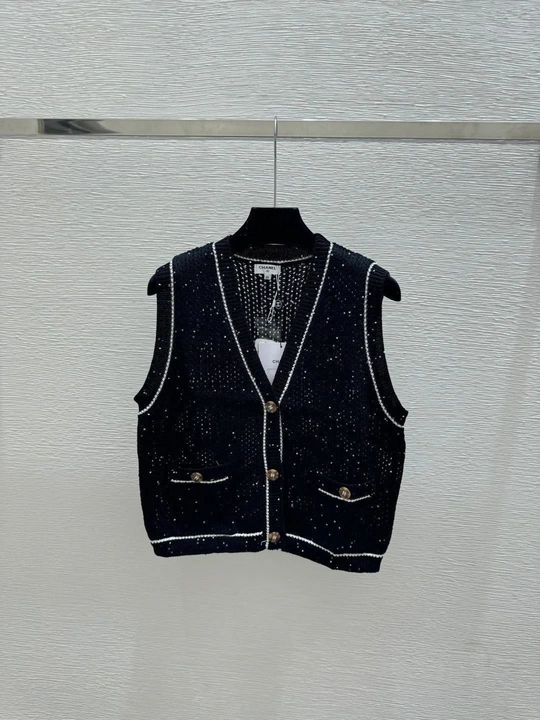 Chanel 2026 V-Neck Knitted Vest Cardigan Cotton 516750