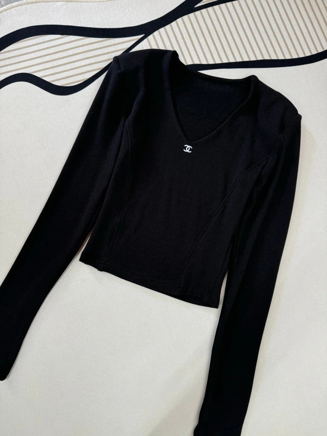 CHANEL 25S V-NECK T-SHIRT 608