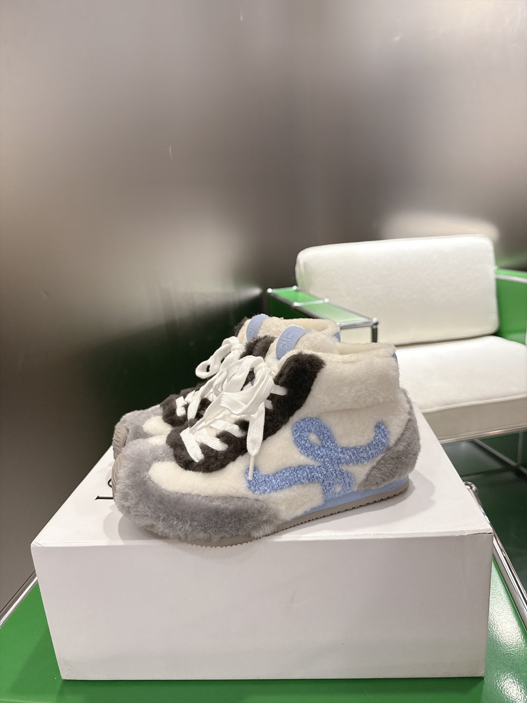LW 26FW Fluffy High-Top Sneakers Color-Block Shearling 172064
