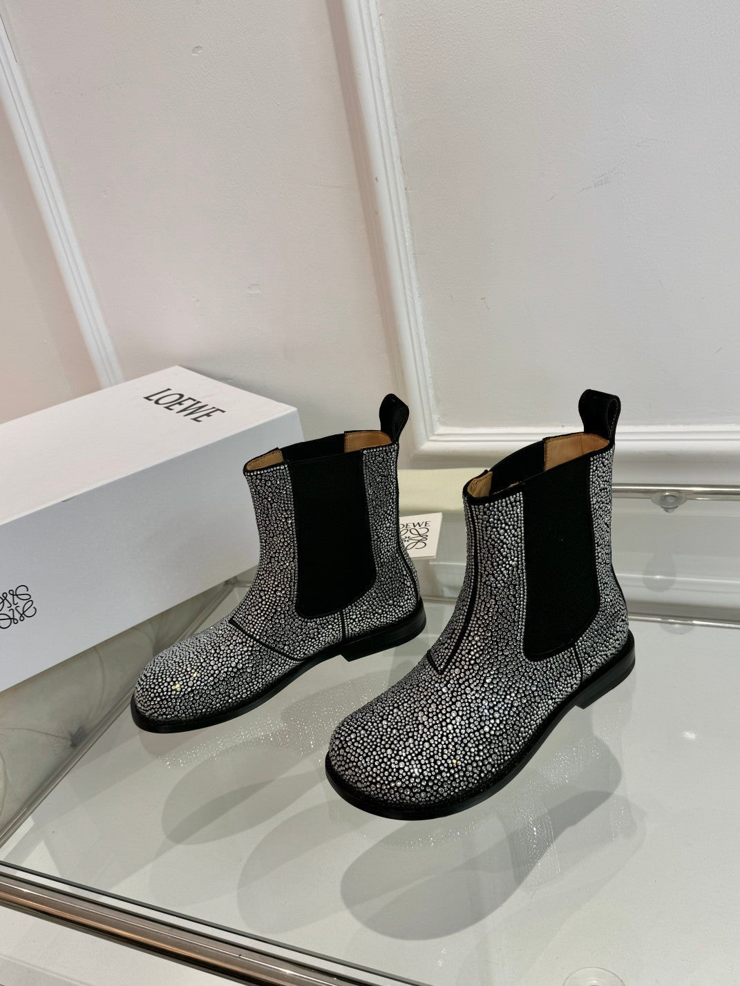 LW 26FW Campo Chelsea Boots Crystal Embellishments Suede Leather 122753